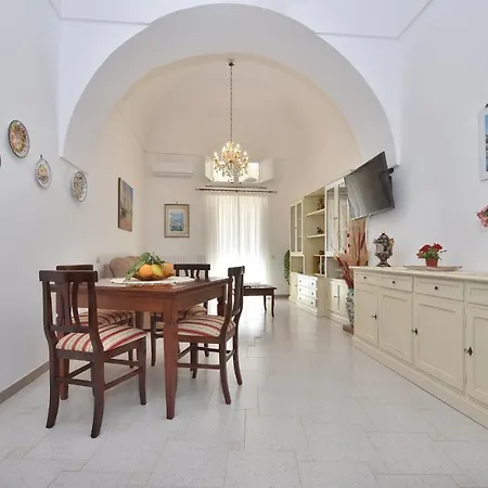 Casa Del Fauno Apartment *